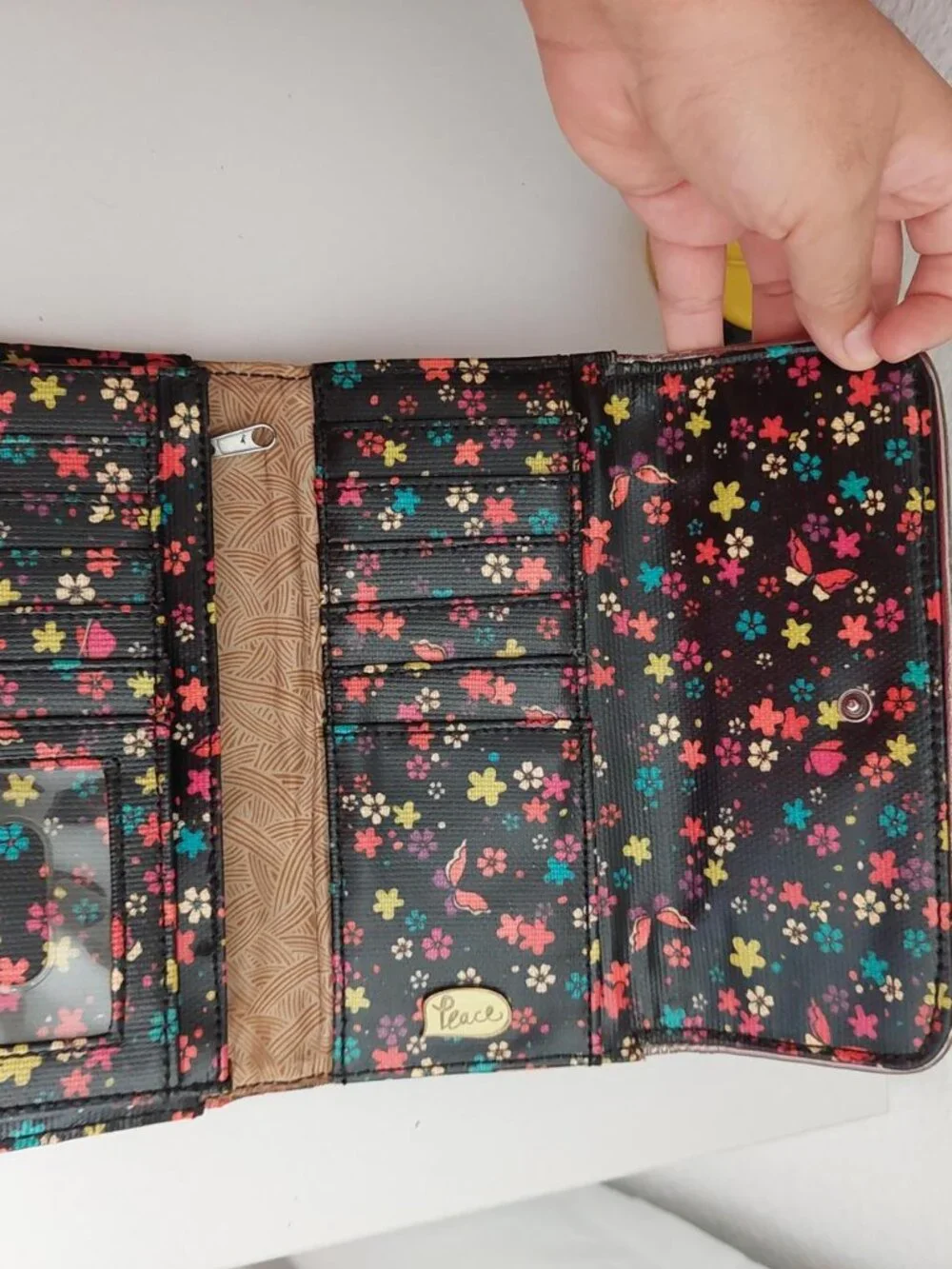 Floral print wallet with zipper pocket sakroots #floral #accessories